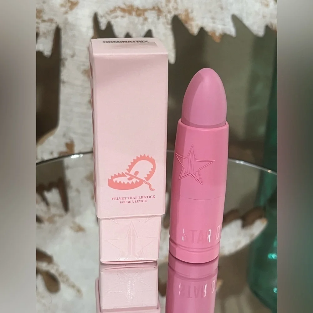 Jeffree Star Velvet Trap Lipstick in color Dominatrix, new!